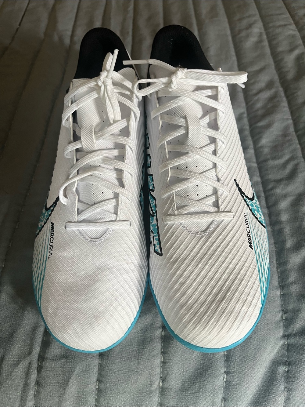 Nike White Teal Black Men's Soccer turf shoes